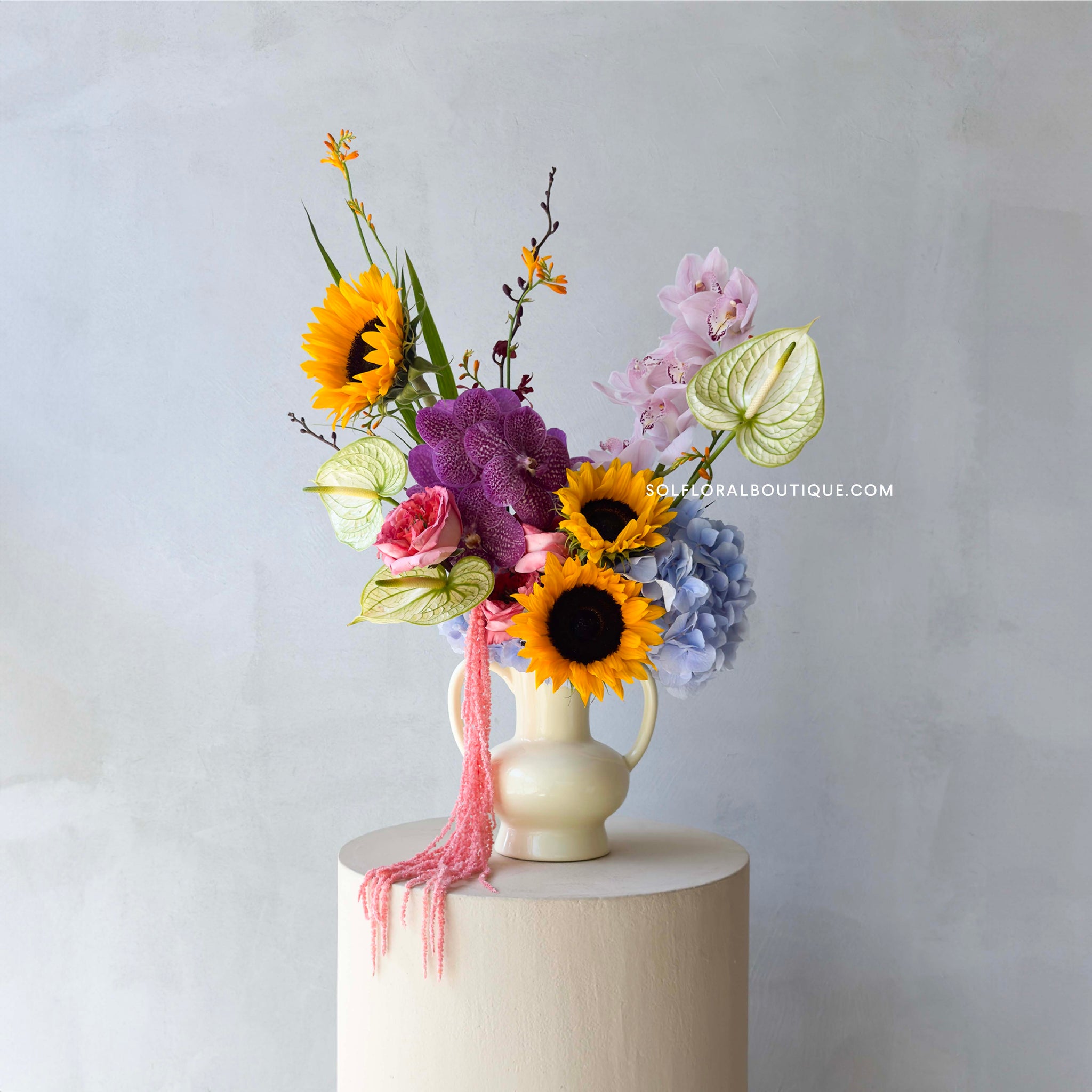 Floral arrangements imagery published by SOL