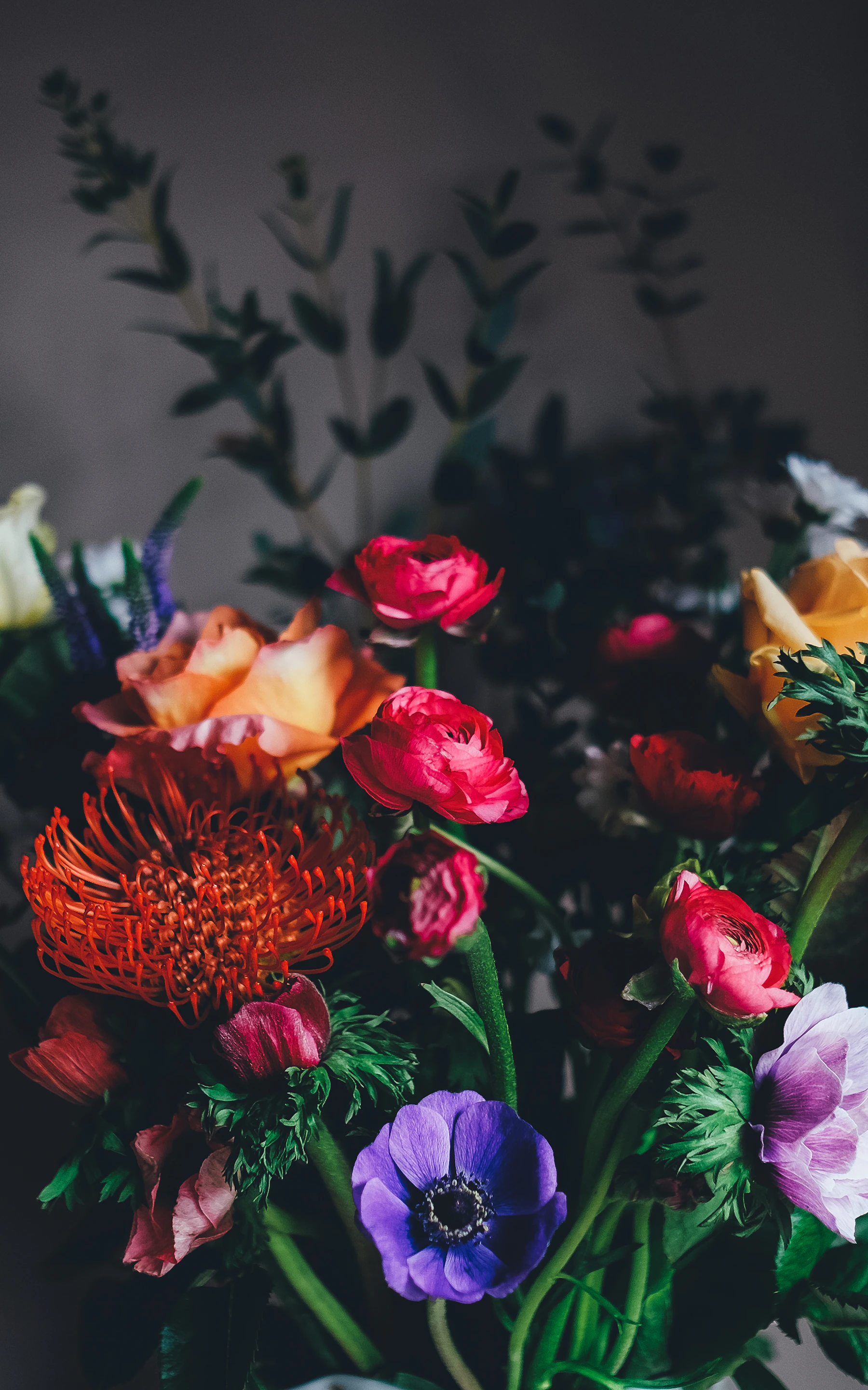 Illustrative mixed floral arrangement; not a SOL product